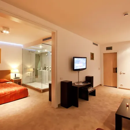 Hotel Vitosha Park - Free Indoor Pool & Parking